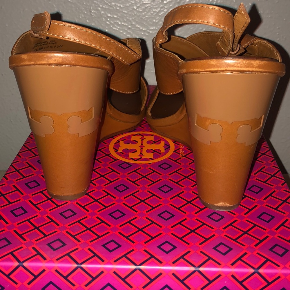 New story Burch sandals 9.5
